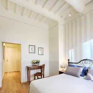 Camera standard con letto king size